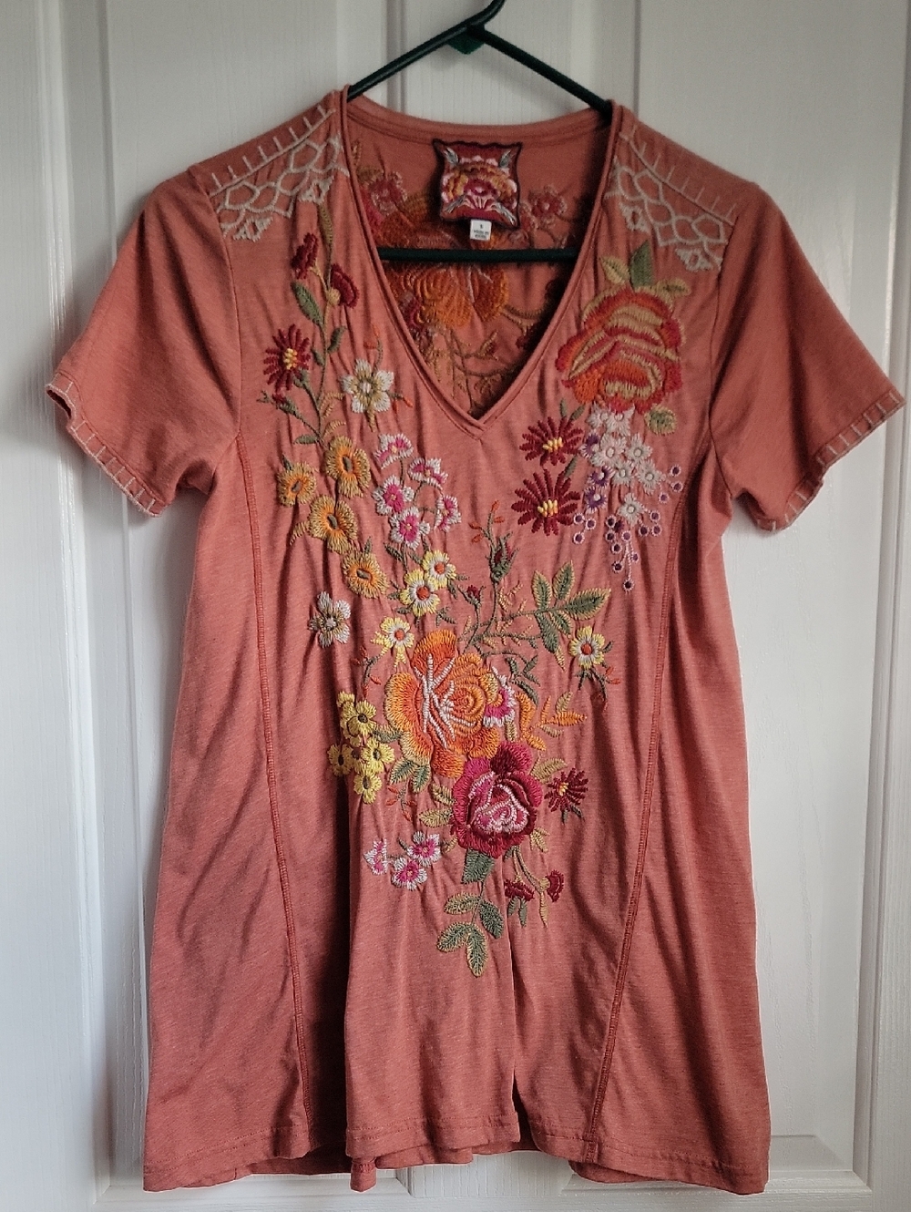 Johnny Was Embroidered V-Neck Floral Tunic Top JD small S Shirt Boho